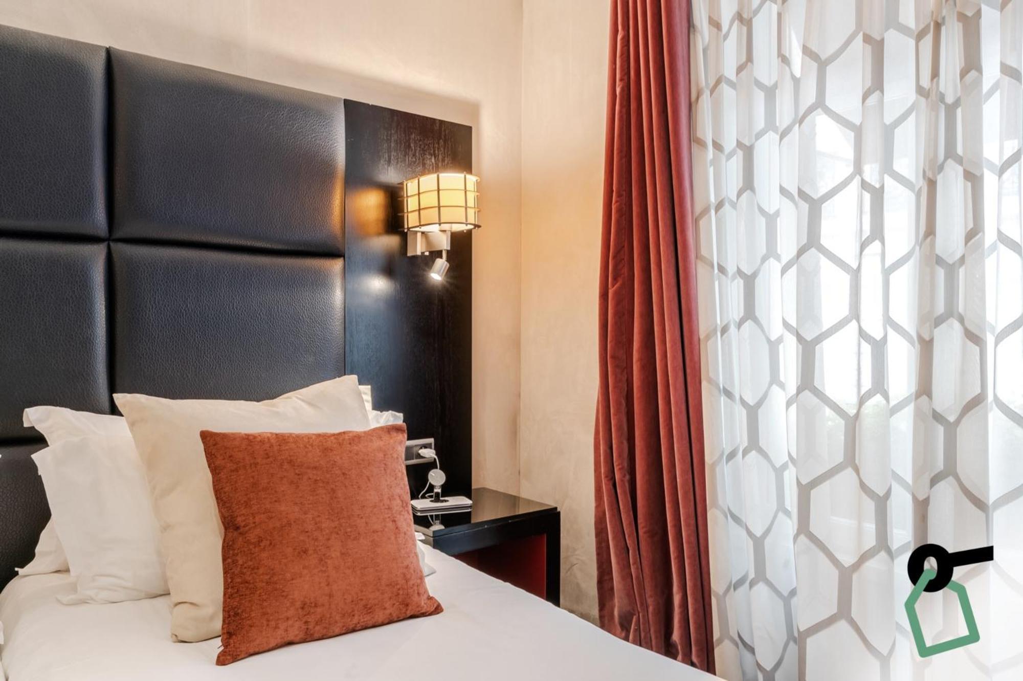 Hotiday Room Collection - Paris Arc De Triomphe Exterior photo